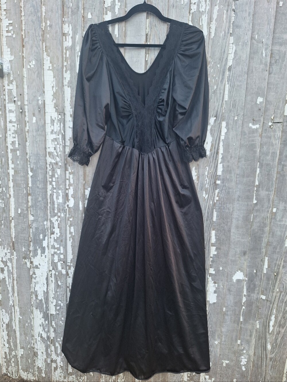 Vintage Lady Cameo Long Nightgown Black Nylon Prairie Witchy Size Large